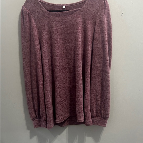 Chic Burgundy Women's Blouse - Picture 11 of 14